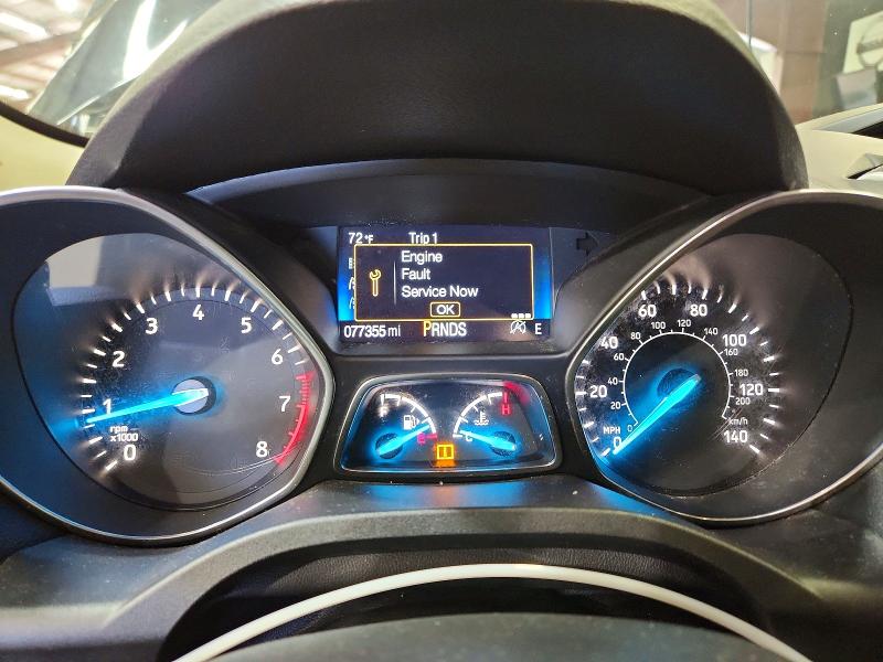 62443486 :رقم المزاد ، 1FMCU0GD5HUD71682 vin ، 2017 Ford Escape مزاد بيع