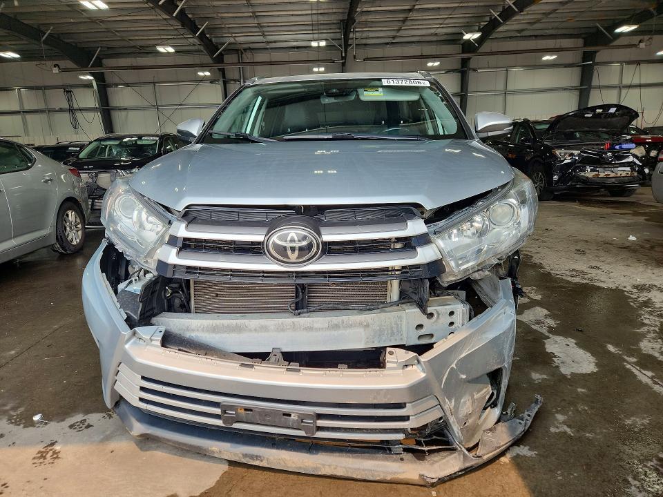 Aukcja sprzedaży 2018 Toyota Highlander, vin: 5TDJZRFH8JS815749, numer aukcji: 61372806