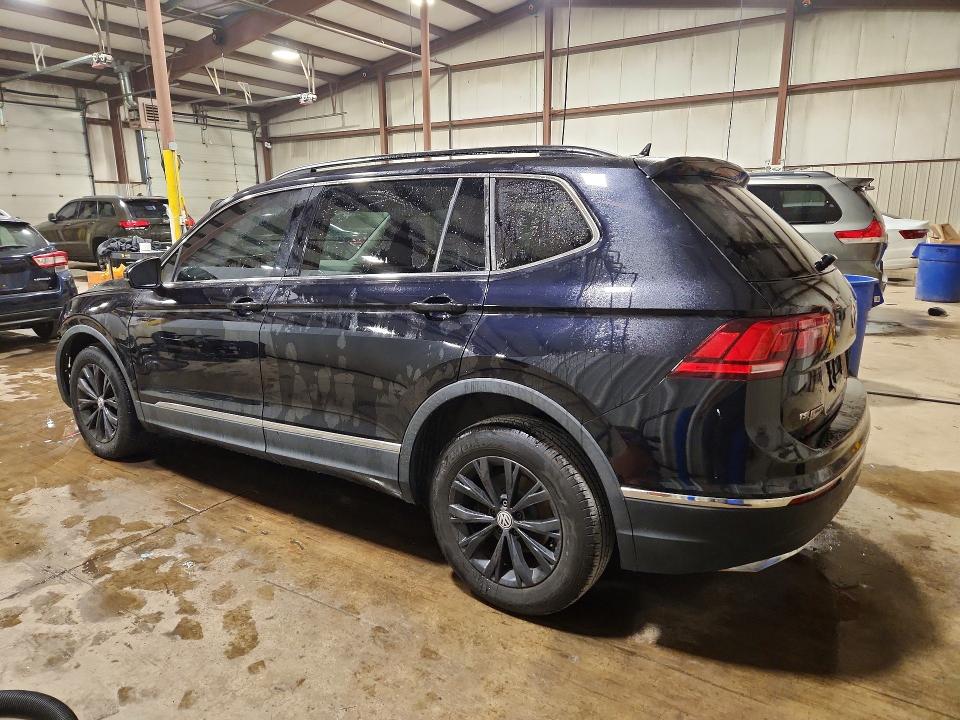 60824786 :رقم المزاد ، 3VV2B7AX2JM050826 vin ، 2018 Volkswagen Tiguan مزاد بيع