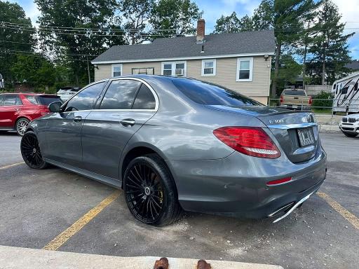 60966266 :رقم المزاد ، WDDZF4KB8HA079800 vin ، 2017 Mercedes-benz E مزاد بيع
