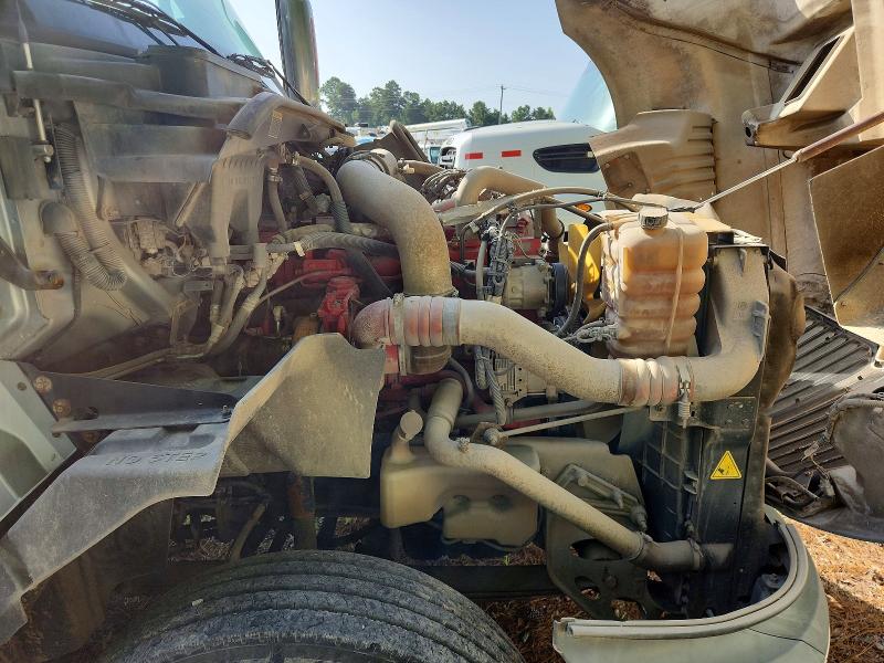 61889906 :رقم المزاد ، 3HSDJAPR4FN696832 vin ، 2015 International Tractor مزاد بيع