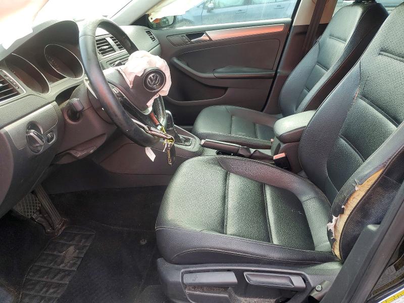 60704956 :رقم المزاد ، 3VWDB7AJ8HM306641 vin ، 2017 Volkswagen Jetta مزاد بيع