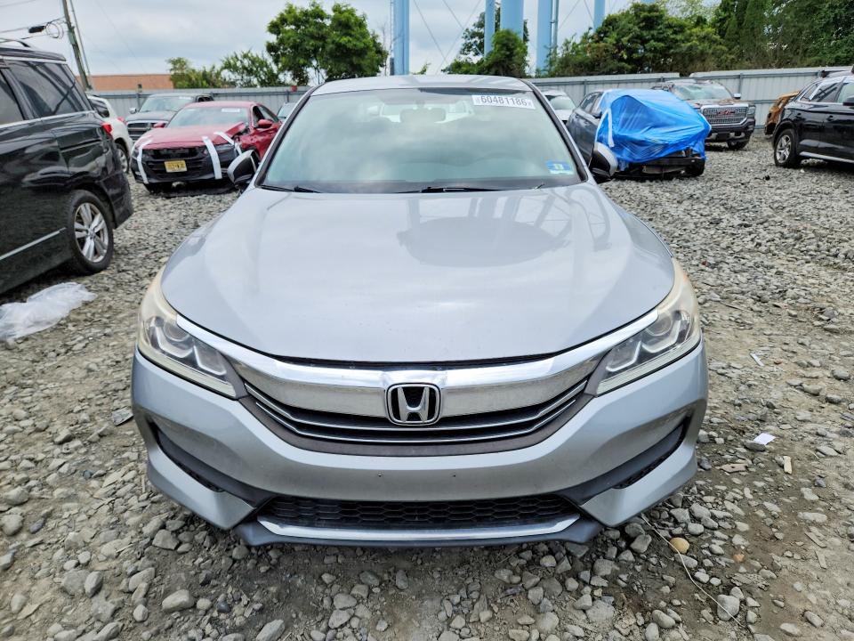 Продаж на аукціоні авто 2017 Honda Accord, vin: 1HGCR2F38HA258130, номер лоту: 60481186
