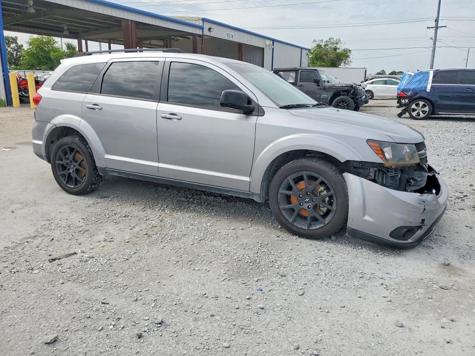 61127686 :رقم المزاد ، 3C4PDCBB2JT475141 vin ، 2018 Dodge Journey مزاد بيع