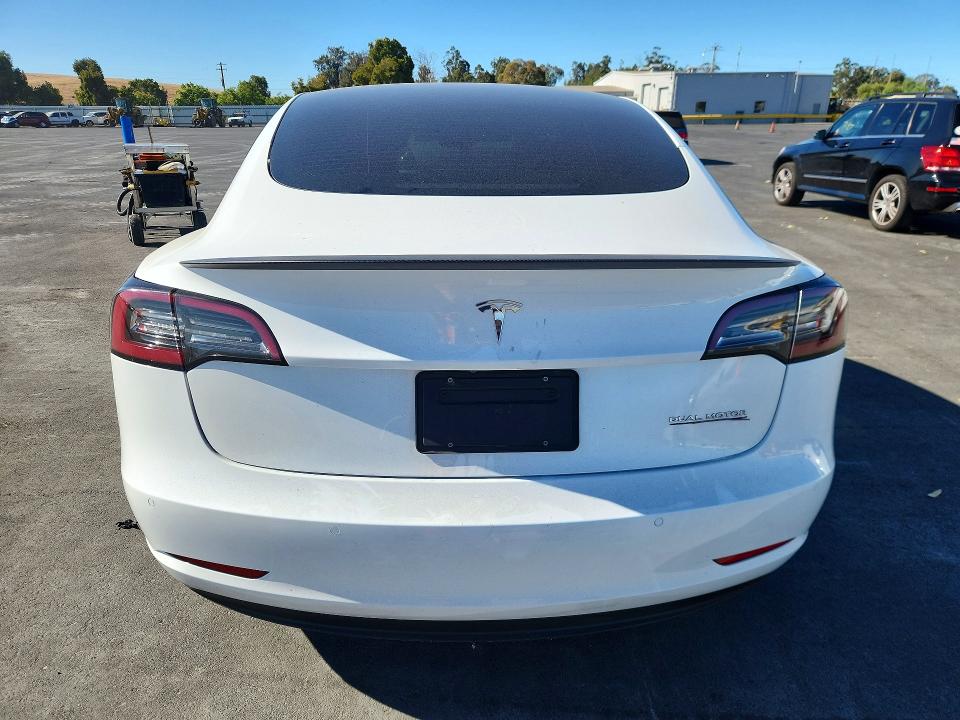 62529996 :رقم المزاد ، 5YJ3E1EC4MF876245 vin ، 2021 Tesla Model 3 مزاد بيع