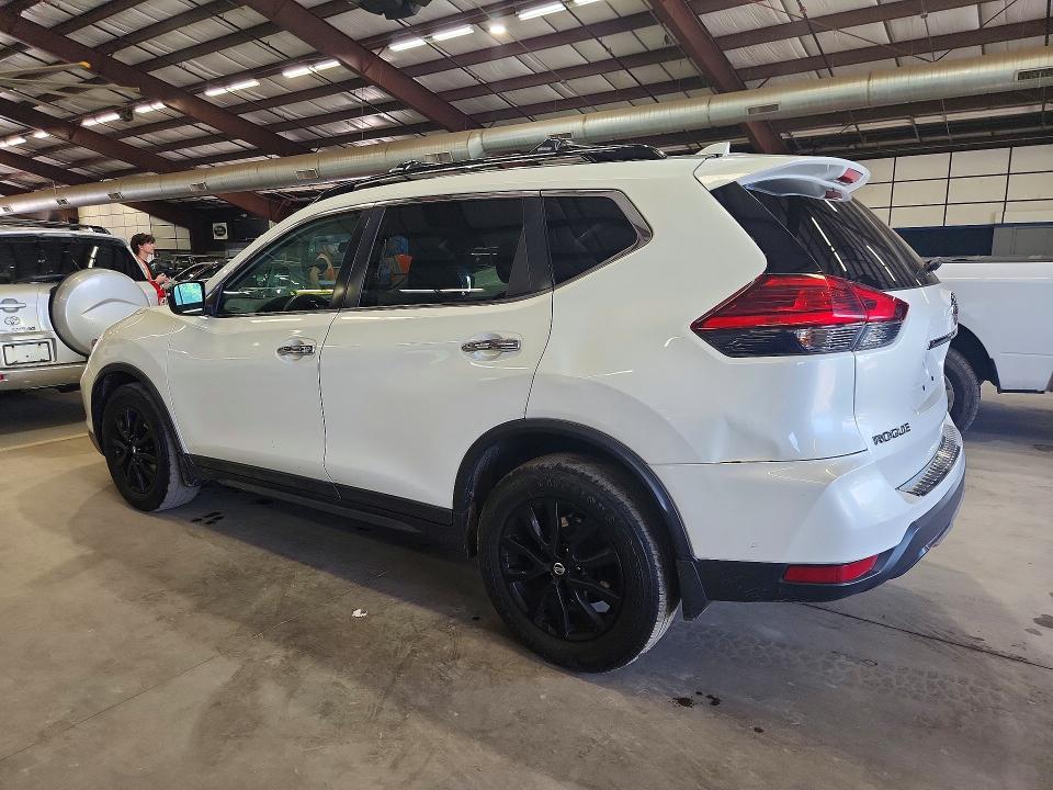 2017 Nissan Rogue მანქანა იყიდება აუქციონზე, vin: 5N1AT2MV4HC817667, აუქციონის ნომერი: 59769166