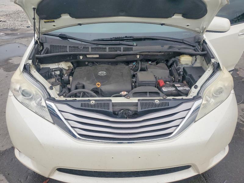 2017 Toyota Sienna მანქანა იყიდება აუქციონზე, vin: 5TDYZ3DC3HS833783, აუქციონის ნომერი: 61356076