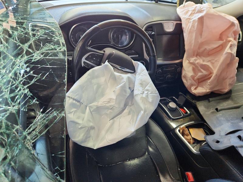 Продажа на аукционе авто 2016 Chrysler 300c, vin: 2C3CCAEG8GH243839, номер лота: 61057326