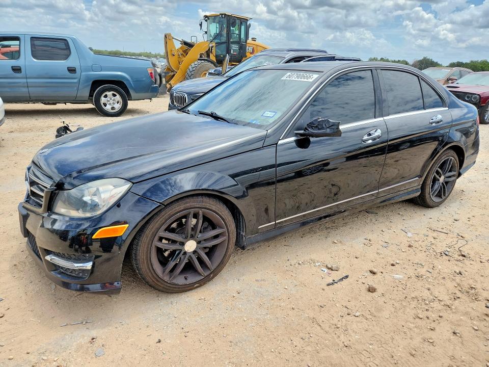 60790666 :رقم المزاد ، WDDGF4HB0EA937920 vin ، 2014 Mercedes-benz C مزاد بيع