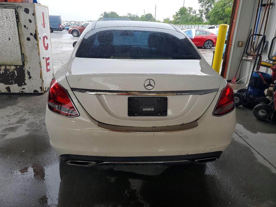 2015 Mercedes-benz C მანქანა იყიდება აუქციონზე, vin: 55SWF4JB5FU050501, აუქციონის ნომერი: 63247356