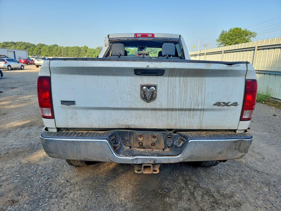 62059276 :رقم المزاد ، 3C6UR5CL2JG290126 vin ، 2018 Ram 2500 مزاد بيع