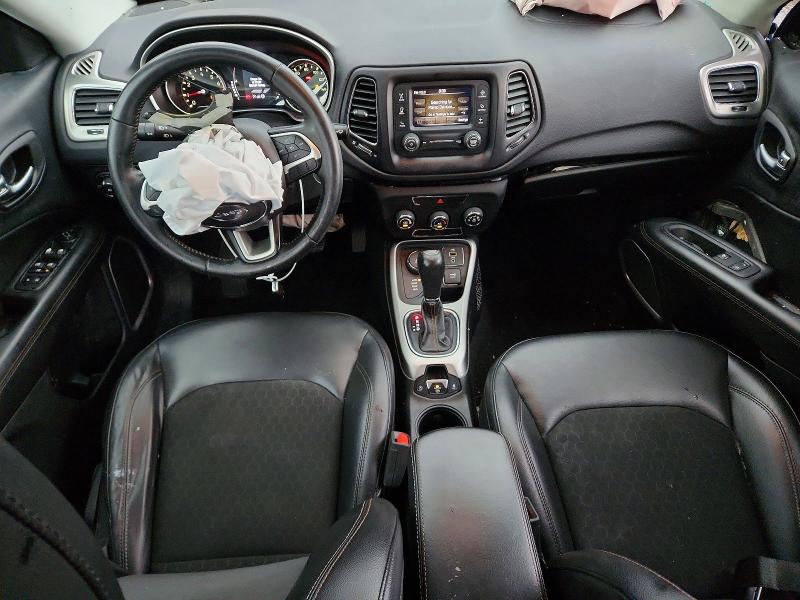 60052276 :رقم المزاد ، 3C4NJDBB6JT283646 vin ، 2018 Jeep Compass مزاد بيع