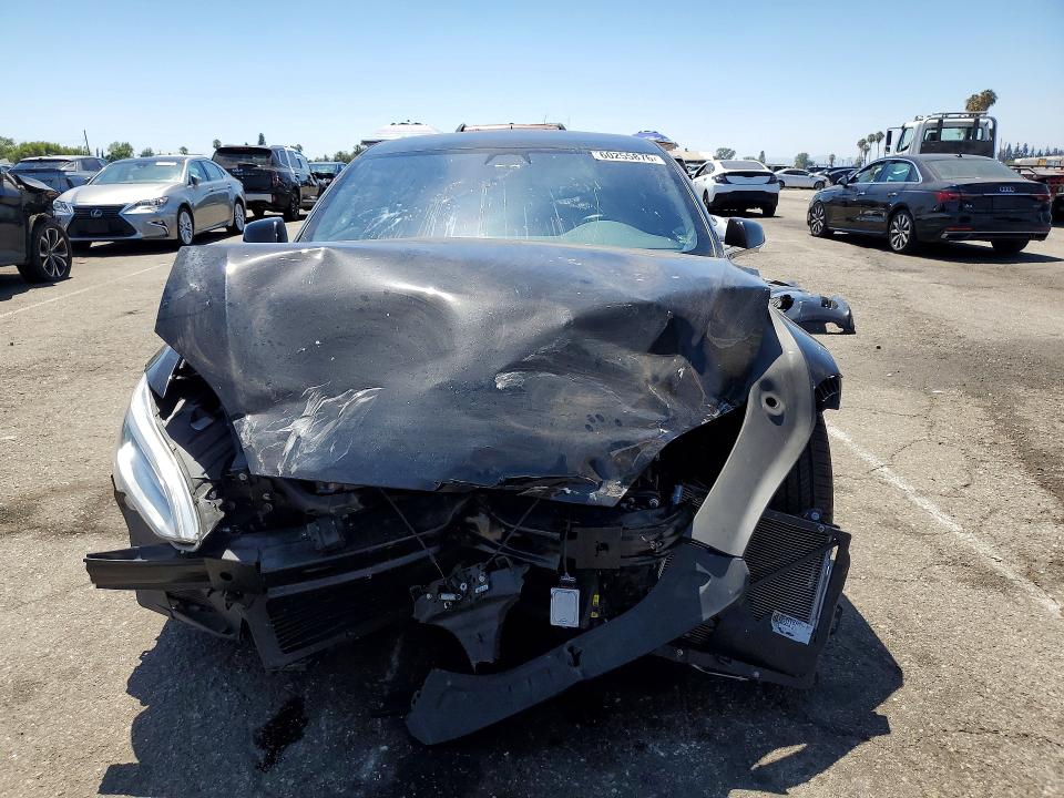 60255876 :رقم المزاد ، 5YJSA1E28JF239840 vin ، 2018 Tesla Model S مزاد بيع