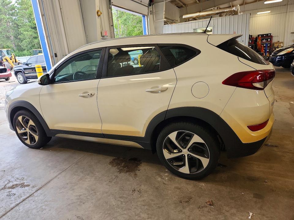 2017 Hyundai Tucson მანქანა იყიდება აუქციონზე, vin: KM8J3CA25HU281886, აუქციონის ნომერი: 62633956