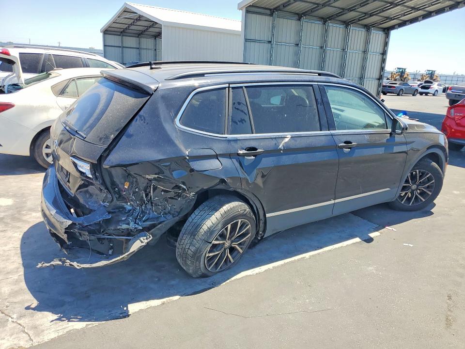 62954386 :رقم المزاد ، 3VV2B7AX6MM064409 vin ، 2021 Volkswagen Tiguan مزاد بيع