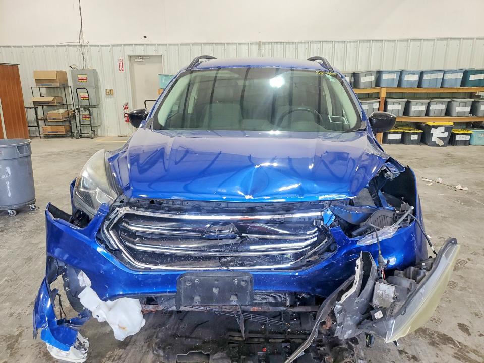 60563956 :رقم المزاد ، 1FMCU9GD7HUD99973 vin ، 2017 Ford Escape مزاد بيع