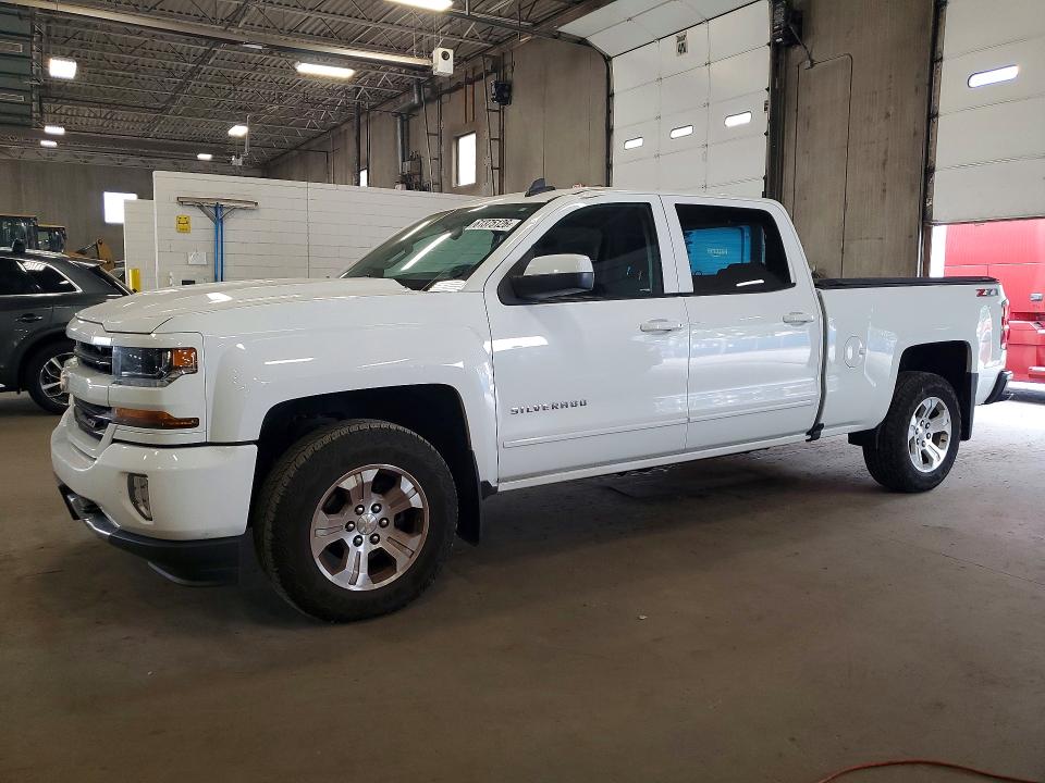Продаж на аукціоні авто 2018 Chevrolet Silverado, vin: 3GCUKREC7JG474219, номер лоту: 61375126