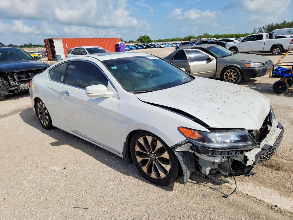 61221336 :رقم المزاد ، 1HGCT1B8XEA008381 vin ، 2014 Honda Accord مزاد بيع
