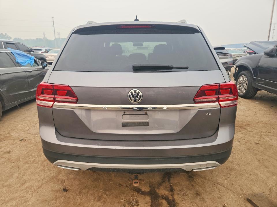 60840906 :رقم المزاد ، 1V2BR2CA9JC505578 vin ، 2018 Volkswagen Atlas مزاد بيع