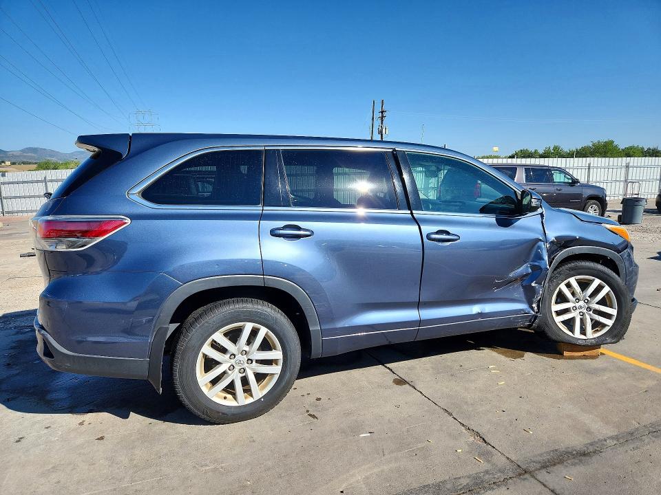 Продажа на аукционе авто 2015 Toyota Highlander, vin: 5TDBKRFH5FS217537, номер лота: 60897056