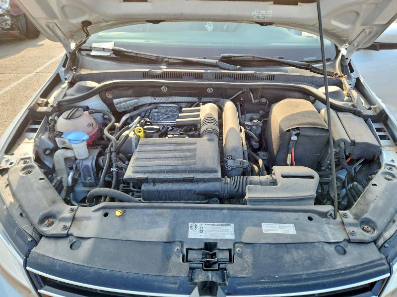 61837086 :رقم المزاد ، 3VW2B7AJ1HM258567 vin ، 2017 Volkswagen Jetta مزاد بيع