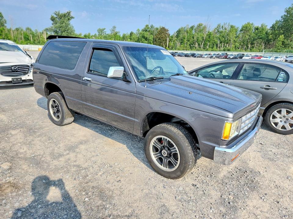 61700786 :رقم المزاد ، 1GNCS18R4J0132185 vin ، 1988 Chevrolet Blazer مزاد بيع