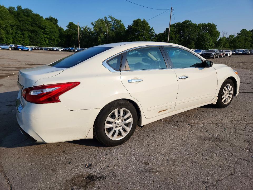 Продаж на аукціоні авто 2017 Nissan Altima, vin: 1N4AL3APXHC246840, номер лоту: 62304366