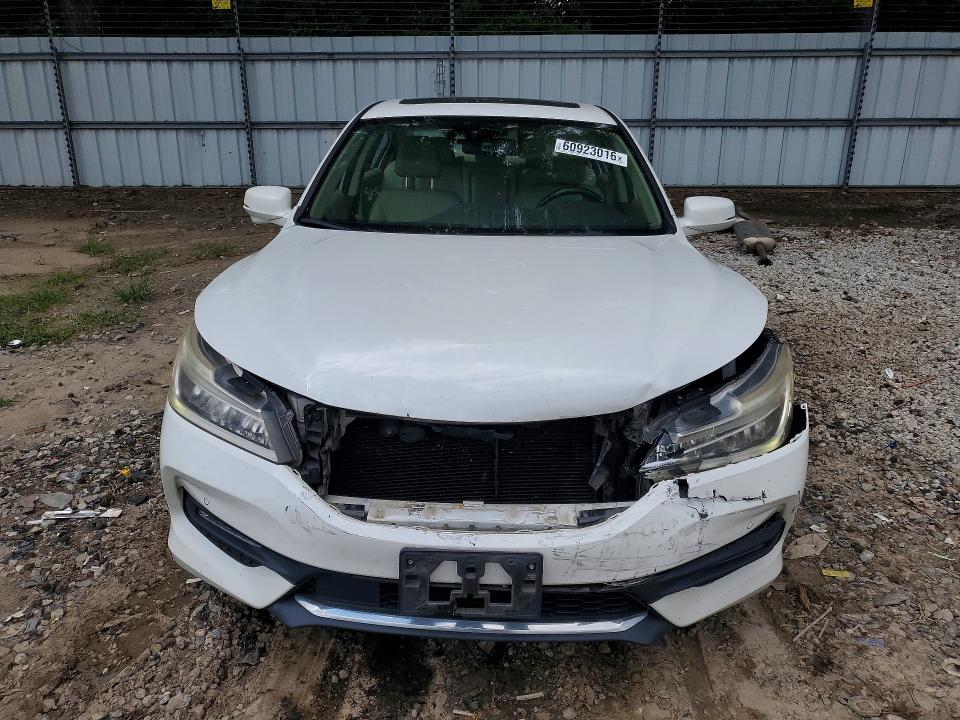 Продаж на аукціоні авто 2017 Honda Accord, vin: 1HGCR3F99HA001651, номер лоту: 60923016