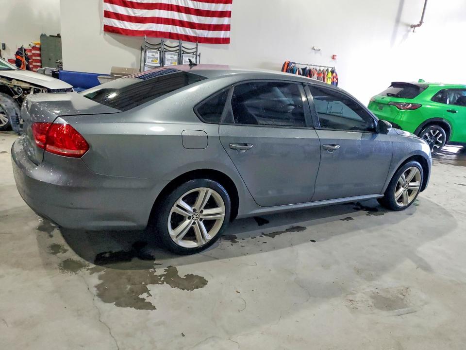 2013 Volkswagen Passat მანქანა იყიდება აუქციონზე, vin: 1VWAP7A34DC047339, აუქციონის ნომერი: 61560546