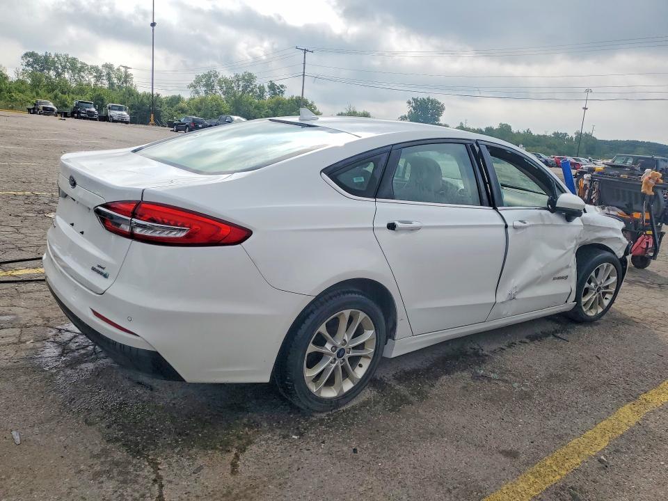 2019 Ford Fusion მანქანა იყიდება აუქციონზე, vin: 3FA6P0LU2KR188047, აუქციონის ნომერი: 60618976