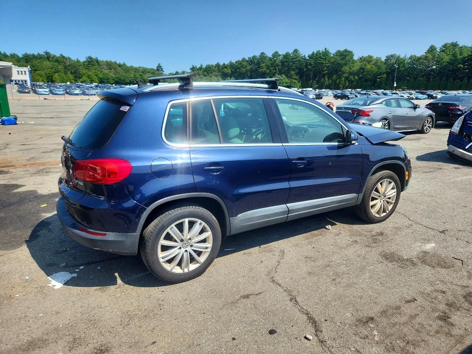 62206096 :رقم المزاد ، WVGAV7AX9DW547468 vin ، 2013 Volkswagen Tiguan مزاد بيع