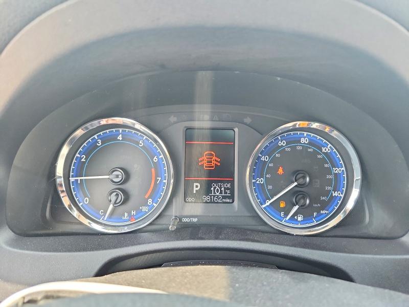 Продажа на аукционе авто 2018 Toyota Corolla, vin: 2T1BURHEXJC005330, номер лота: 62702336