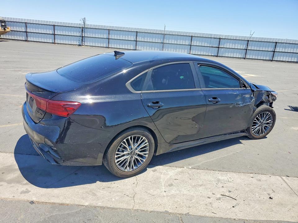 60282426 :رقم المزاد ، 3KPF54AD6NE479902 vin ، 2022 Kia Forte مزاد بيع