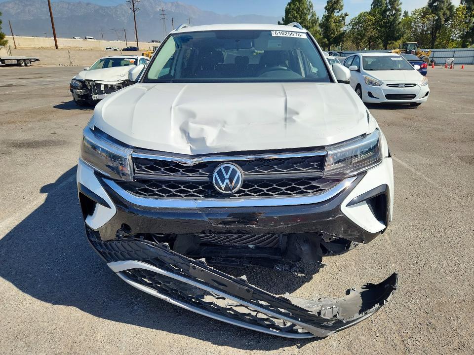 2022 Volkswagen Taos მანქანა იყიდება აუქციონზე, vin: 3VVRX7B27NM021217, აუქციონის ნომერი: 61625676