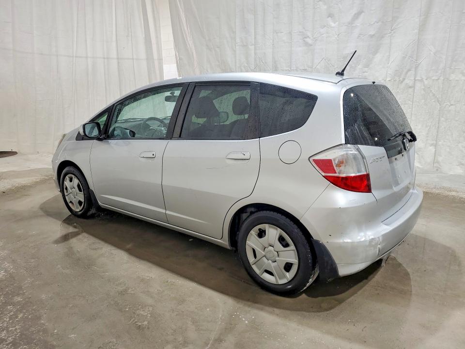 60676676 :رقم المزاد ، JHMGE8H34DC007906 vin ، 2013 Honda Fit مزاد بيع