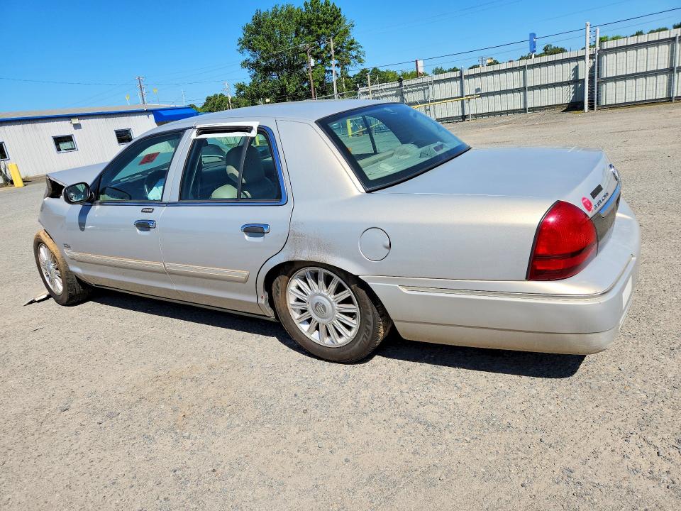 60587306 :رقم المزاد ، 2MEBM7FV3AX612512 vin ، 2010 Mercury Grand Marquis مزاد بيع