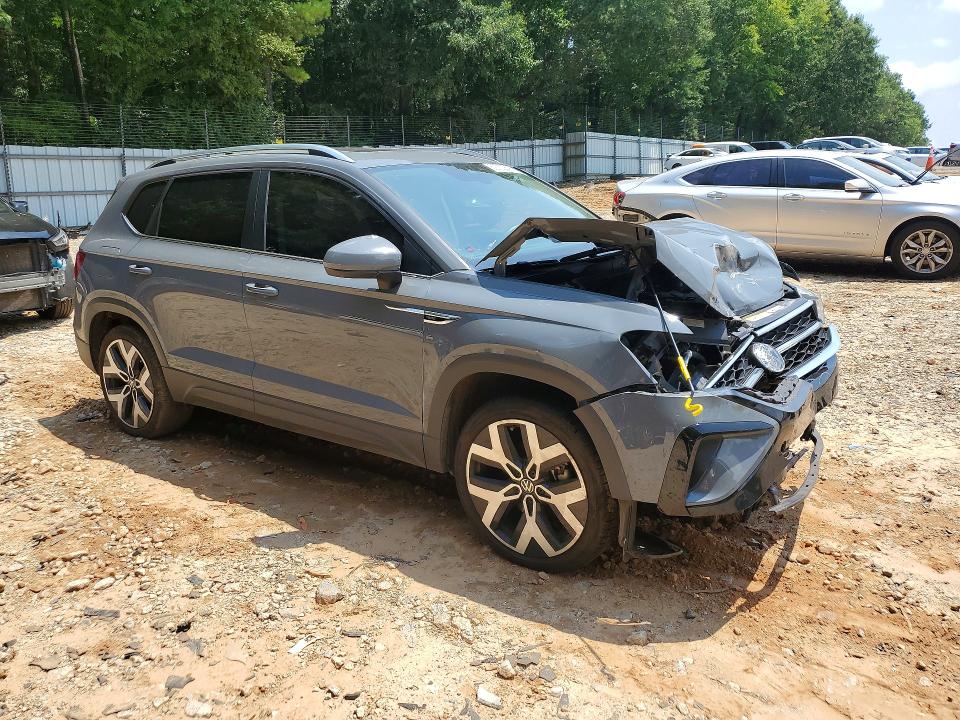 62753646 :رقم المزاد ، 3VV2X7B2XNM059400 vin ، 2022 Volkswagen Taos مزاد بيع