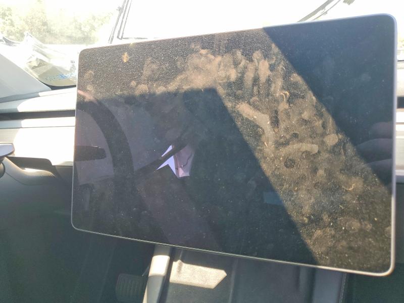 63569156 :رقم المزاد ، 7SAYGAEE1NF329679 vin ، 2022 Tesla Model Y مزاد بيع