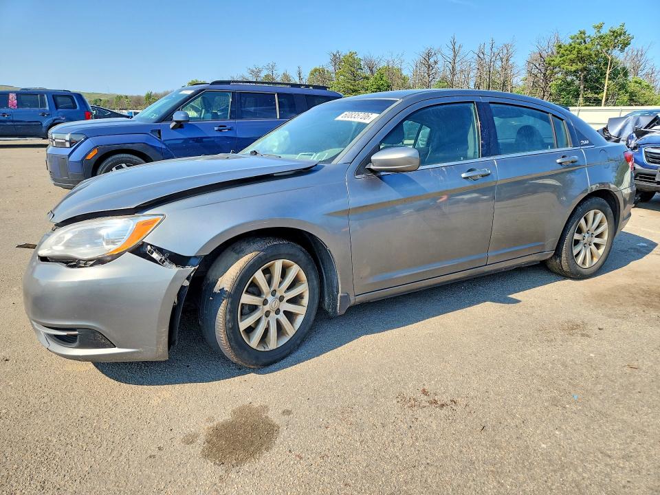 2013 Chrysler 200 მანქანა იყიდება აუქციონზე, vin: 1C3CCBBG4DN533900, აუქციონის ნომერი: 60835706