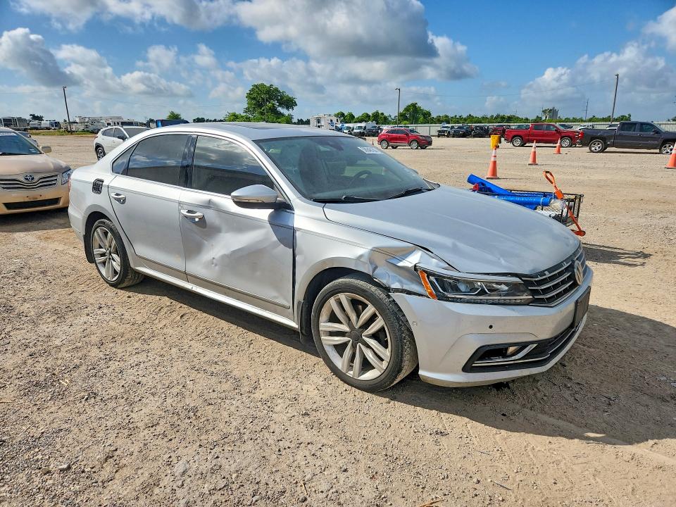 58940186 :رقم المزاد ، 1VWCT7A35HC062166 vin ، 2017 Volkswagen Passat مزاد بيع