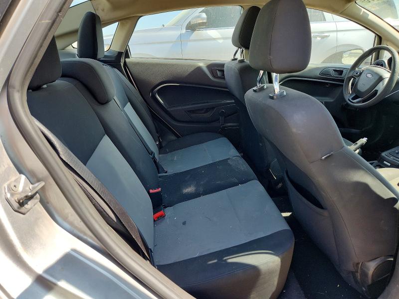 60501876 :رقم المزاد ، 3FADP4AJ1JM142678 vin ، 2018 Ford Fiesta مزاد بيع