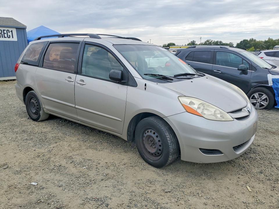60900576 :رقم المزاد ، 5TDKK4CCXAS316553 vin ، 2010 Toyota Sienna مزاد بيع