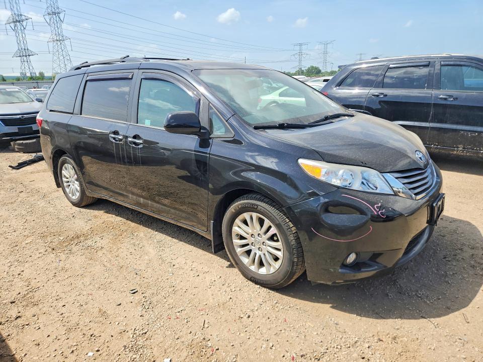 58946566 :رقم المزاد ، 5TDYZ3DC4HS831301 vin ، 2017 Toyota Sienna مزاد بيع
