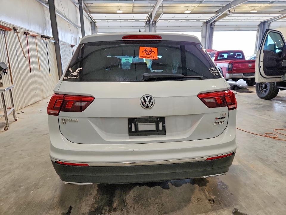 62466516 :رقم المزاد ، 3VV2B7AX9JM006340 vin ، 2018 Volkswagen Tiguan مزاد بيع