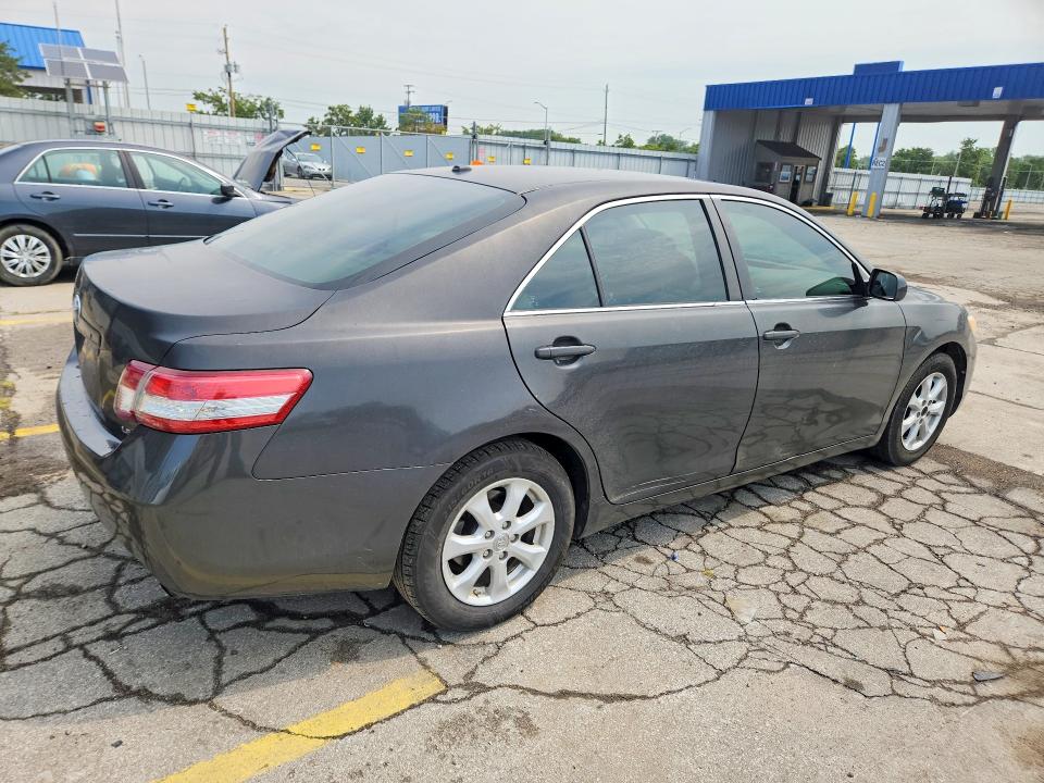 62645816 :رقم المزاد ، 4T1BF3EK3BU587661 vin ، 2011 Toyota Camry مزاد بيع