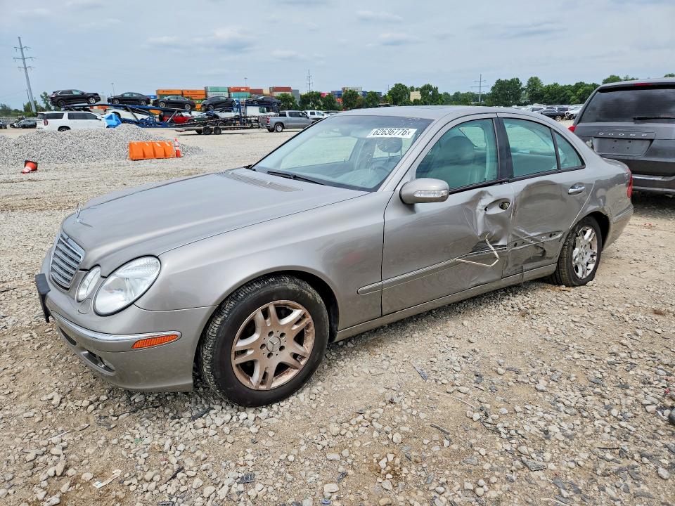 62636776 :رقم المزاد ، WDBUF82JX5X173784 vin ، 2005 Mercedes-benz E مزاد بيع