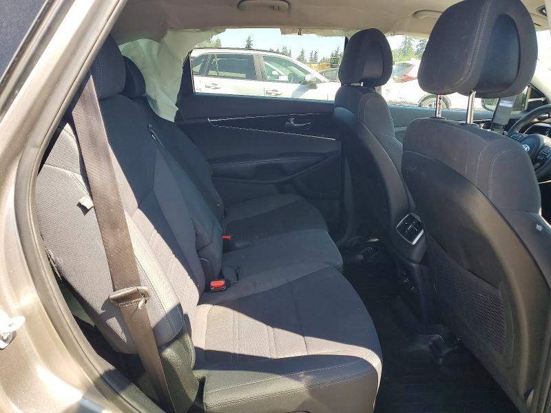 60865626 :رقم المزاد ، 5XYPG4A51HG220393 vin ، 2017 Kia Sorento مزاد بيع
