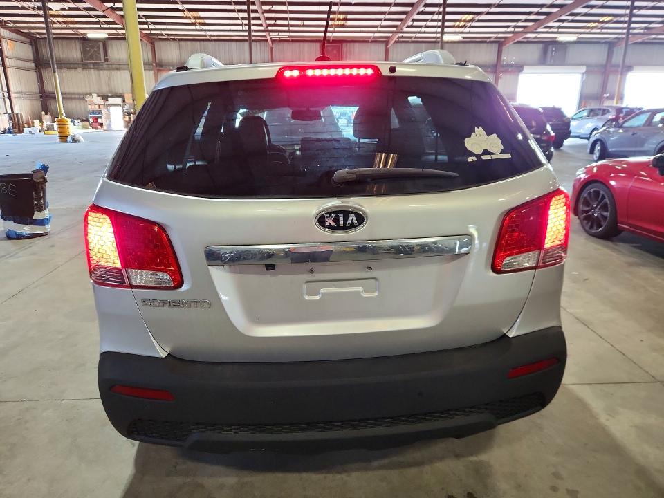 Продажа на аукционе авто 2011 Kia Sorento, vin: 5XYKT4A16BG111695, номер лота: 61441116