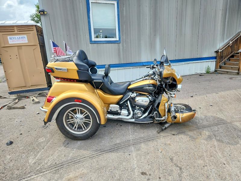 60593616 :رقم المزاد ، 1HD1MAD1XHB854395 vin ، 2017 Harley-davidson Flhtcutg مزاد بيع