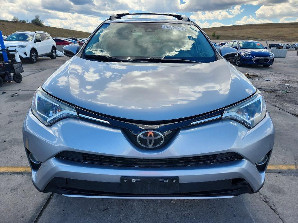 Auction sale of the 2017 Toyota Rav4, vin: 2T3RFREV0HW562535, lot number: 63329216